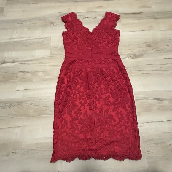 Tadashi Shoji Women 8 Dress V-Neck Sleeveless Lace Overlay Sheath Red - Picture 3 of 11